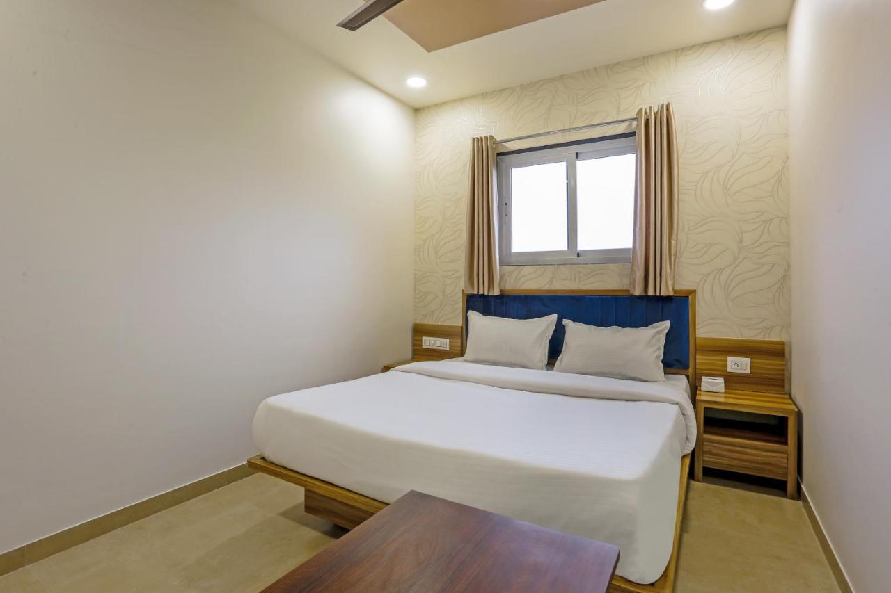 Sai Sagar Lodging & Boarding Ulhāsnagar エクステリア 写真